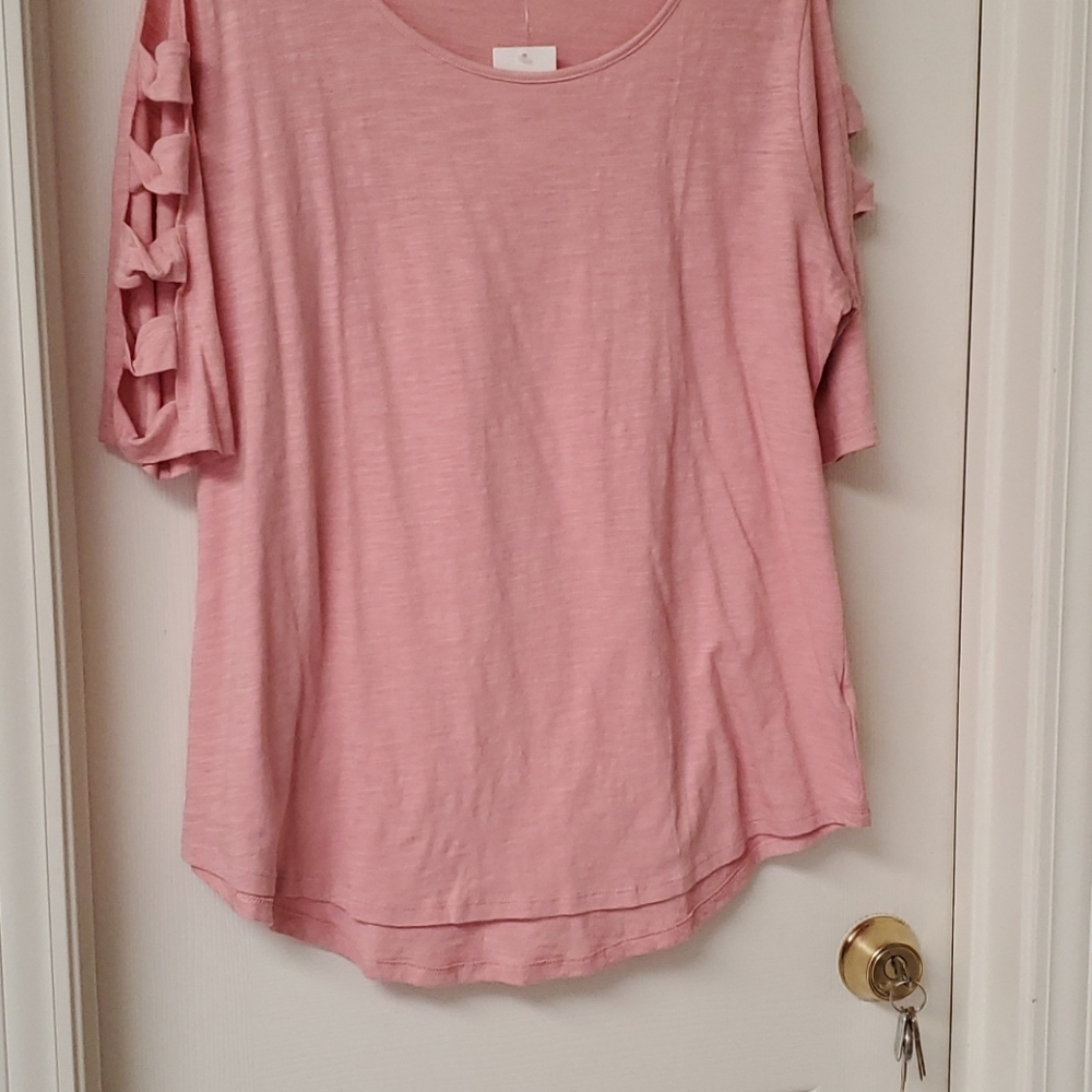 Short sleeve cut out top